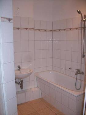 Bild 2 - 2 Zimmer Etagenwohnung zur Miete in Magdeburg