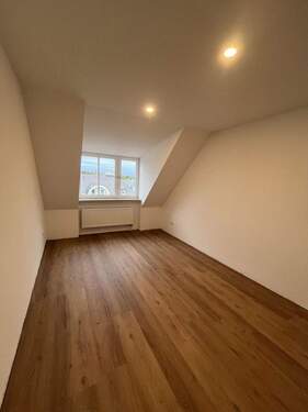Schlafzimmer - Etagenwohnung mit 100,00 m² in Eichenau zur Miete