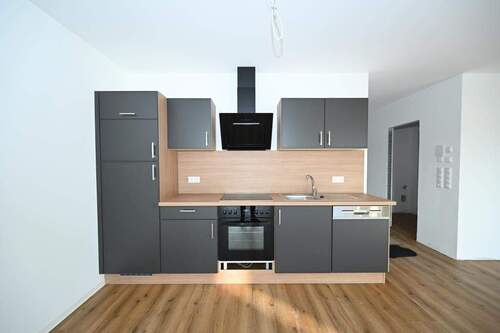Neue Einbauküche - Etagenwohnung mit 111,20 m&sup2; in Seubersdorf zur Miete
