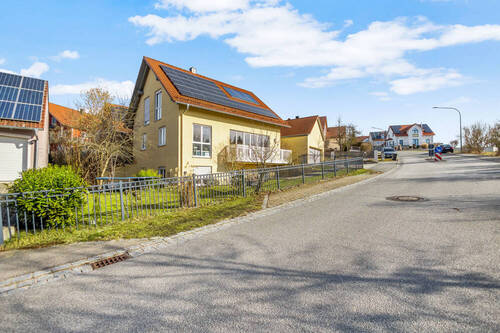 1 - 5 Zimmer Doppelhaushälfte zum Kaufen in Hohenschambach