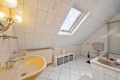 Badezimmer Vorderhaus - 