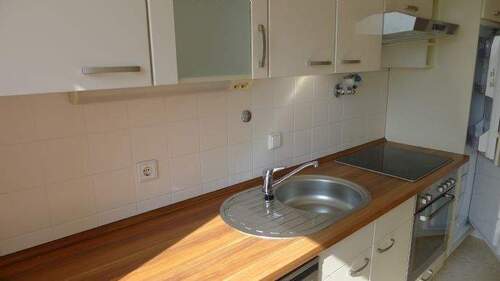 helle Einbauküche - 2 Zimmer Etagenwohnung zur Miete in Steinbach