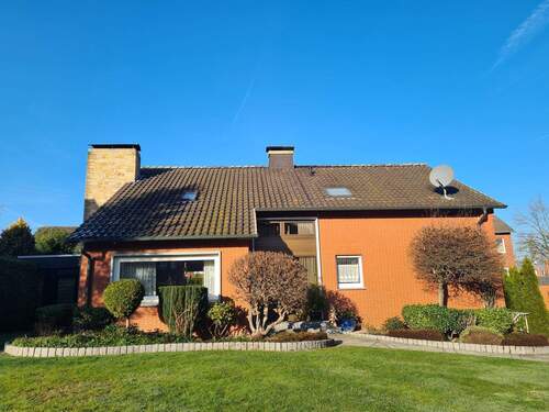 Vorderseite - Ahlener Innenstadt, ein großzügiges Einfamilienhaus mit Einliegerwohnung, zwei Garagen und Vollkeller.