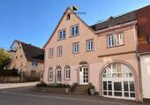 Ankommen, aussteigen, wohlfühlen – alles direkt vor der Haustür - Charmante vermietete Altbauwohnung im Herzen von Nordstetten mit Gewölbekeller und 2 Stellplätzen