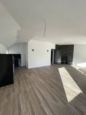 Wohn-/Esszimmer - 