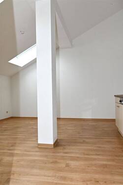 Wohnzimmer - 2-Raumwohnung mit Blick auf die St. Marienkirche