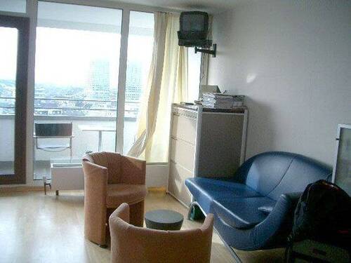 Wohnzimmer - 1 Zimmer Etagenwohnung zum Kaufen in Mainz