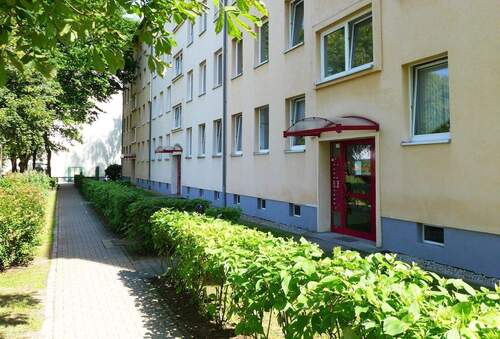 Hausansicht_Eingangsbereich - 