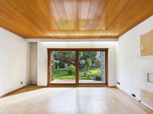 EG: Wohnzimmer - 8 Zimmer Einfamilienhaus in Stuttgart