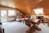 Wohnzimmer - 2 Zimmer Etagenwohnung zum Kaufen in Fellbach