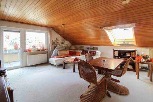 Wohnzimmer - 2 Zimmer Etagenwohnung zum Kaufen in Fellbach