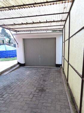 Garage mit Carport - 
