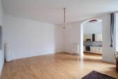 Wohnbereich mit Blick zur Küche - Etagenwohnung mit 116,00 m² in Berlin zum Kaufen