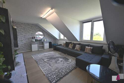 Wohnzimmer - 4 Zimmer Etagenwohnung in Weil am Rhein / Haltingen