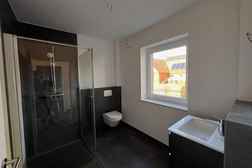 Gäste WC mit Dusche - EG - 