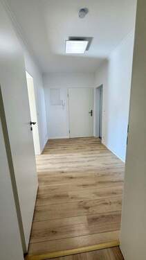 Flur - 2 Zimmer Etagenwohnung zur Miete in Donaustauf