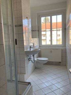Badezimmer - Etagenwohnung mit 59,00 m&sup2; in Dessau-Roßlau zur Miete