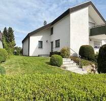 Lorch: Attraktives, geräumiges 2-Fam.-Haus mit 