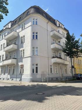 Hausansicht - - Reserviert- Eigentumswohnung 128 qm - in idealer Zentrumslage - nur 550 m zum Bahnhof
