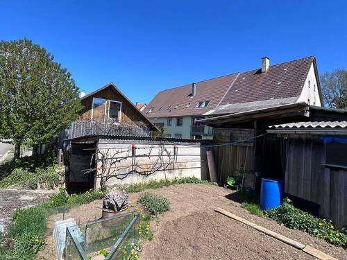 Rückeite mit Garten u Schuppen - 