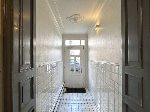 Treppenhaus - 1 Zimmer Etagenwohnung zum Kaufen in Hamburg