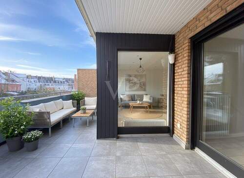 KI Balkon - Großzügige Etagenwohnung mit Balkon und Tiefgaragenplatz im Stadtkern