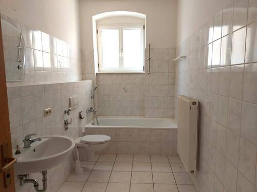 Bad - 2 Zimmer Etagenwohnung zur Miete in Gera