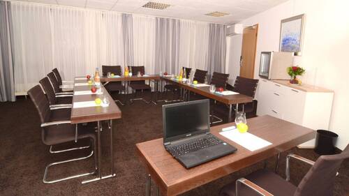 Titelbild - Großzügiges, modernes Büro in Gerlingen - flexibel, möbliert, 247