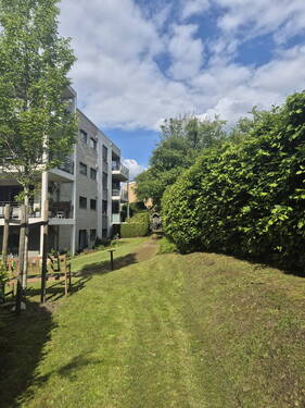 Außenansicht - Moderne EG-Wohnung inkl. 2 Stellplätzen - stilvoll & sehr gepflegt