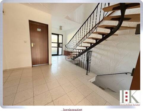 ...hereinspaziert - 5 Zimmer Reihenendhaus in Neuss