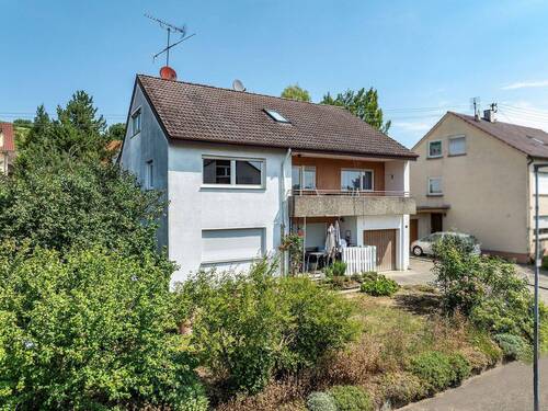 Straßenansicht - 9 Zimmer Mehrfamilienhaus, Wohnhaus zum Kaufen in Kirchheim am Neckar
