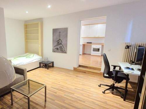 Schlafen und Arbeiten - 1 Zimmer Etagenwohnung in Nürnberg