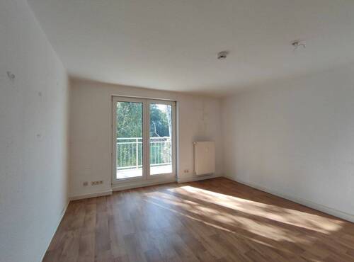 Wohnzimmer - 3 Zimmer Etagenwohnung in Zeitz