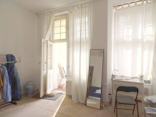 Zimmer 4 mit Zugang zur Stadtloggia - 