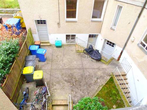 Blick vom Hof - Balkon - 