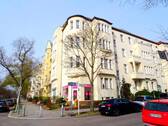 Ihr erster Eindruck: Eleganz von außen - 5 Zimmer Etagenwohnung in Berlin