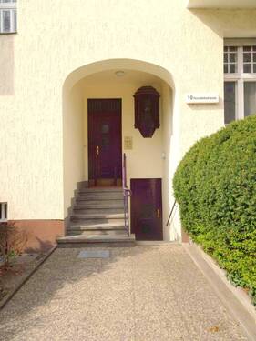 Ein Eingang, der begeistert - Etagenwohnung mit 147,50 m&sup2; in Berlin zum Kaufen