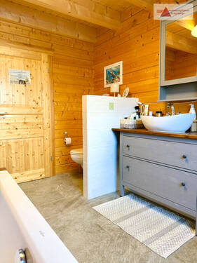 Bad mit Wanne - 