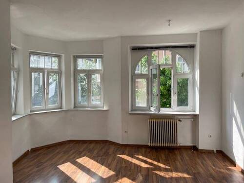 BildVS 2 - Studenten aufgepasst!! 4-Zimmer -WG-Wohnung . 2 min z. Hochschule. Bezug sofort. Zentrumslage.
