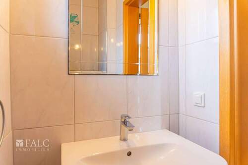 Gäste WC - 4 Zimmer Doppelhaushälfte zum Kaufen in Wassenberg