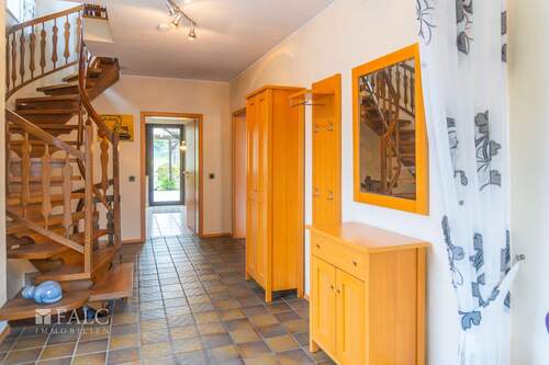 Hausflur - 4 Zimmer Doppelhaushälfte in Wassenberg