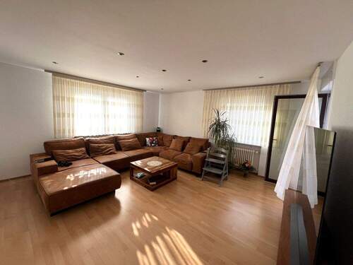 Wohnzimmer - 4 Zimmer Etagenwohnung zum Kaufen in Hemsbach
