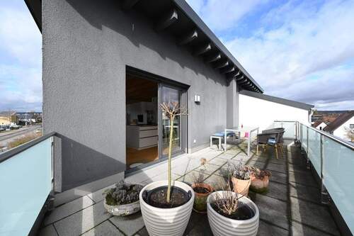 Sonnige Frühstücksterrasse - 2 Zimmer Etagenwohnung in Neumarkt