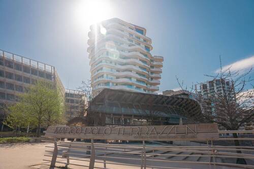 Ihr neues Zuhause im MPT - Designwohnung im Marco Polo Tower - mit Blick auf das Wendebecken des Hafens