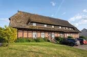 Blick auf das Fachwerkhaus - 1 Zimmer Mehrfamilienhaus, Wohnhaus zum Kaufen in Penzlin