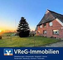 Sanierungsbedürftiges Reetdachhaus in Hamburg-Kirchwerder am Elbdeich