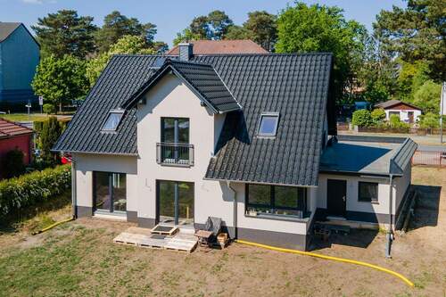 Haus Gartenseite - 6 Zimmer Einfamilienhaus zum Kaufen in Bad Saarow