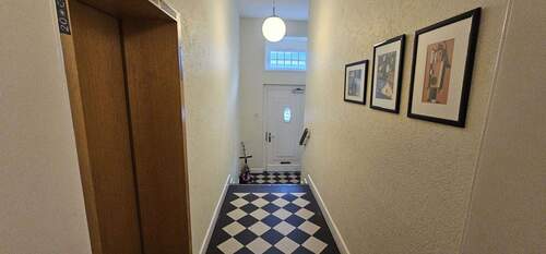 Gepflegter Hauseingangsbereich - 