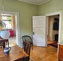 Schöne 3,5 Zimmer-Altbauwohnung mit Garage in Essen-Huttrop