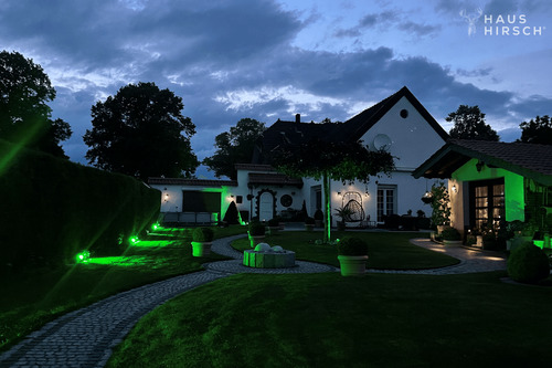 Garten mit Beleuchtung - 